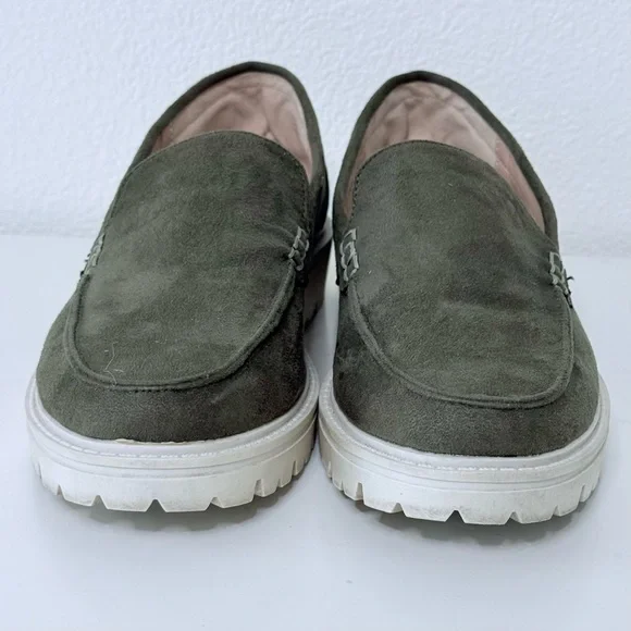 Journee Collection Erika Lug Sole Loafers – Olive Green–Faux Suede Size 8 - Picture 4 of 15